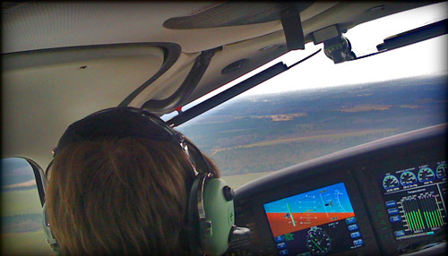 Taking-Off-Out-Of-TVI-Cirrus-SR22